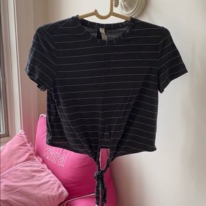 grey lululemon crop top